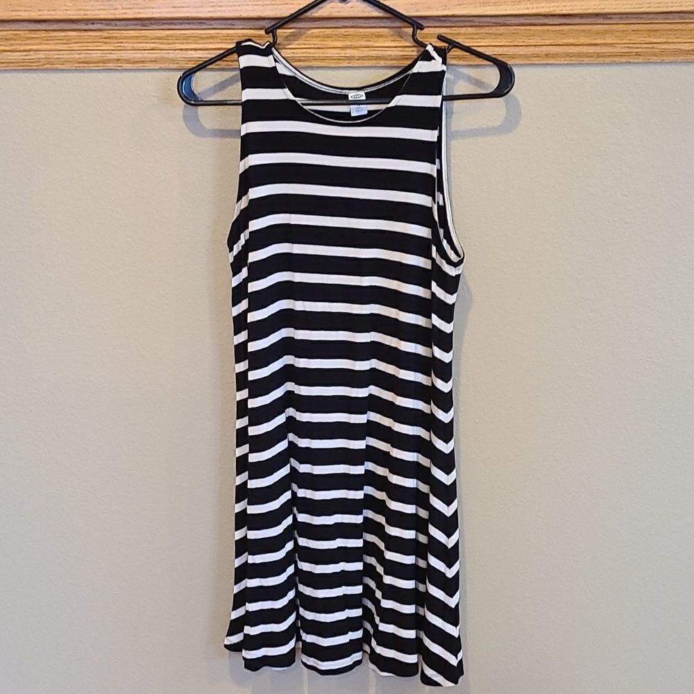 Old navy‎ black and white stripped dress size xs petite